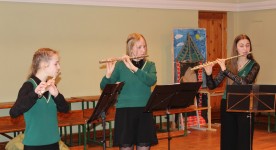 Sarīkojumu atklāja Dobeles Valsts ģimnāzijas flautistu trio