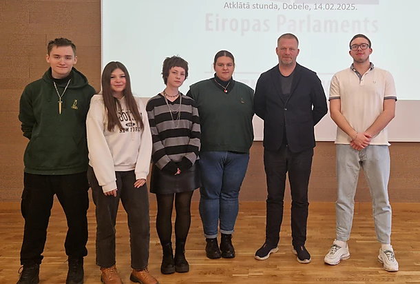 Atklātā stunda ar Eiropas Parlamenta deputātu Reini Pozņaku